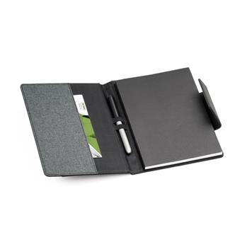 Capa com caderno 15,5x21,5cm.